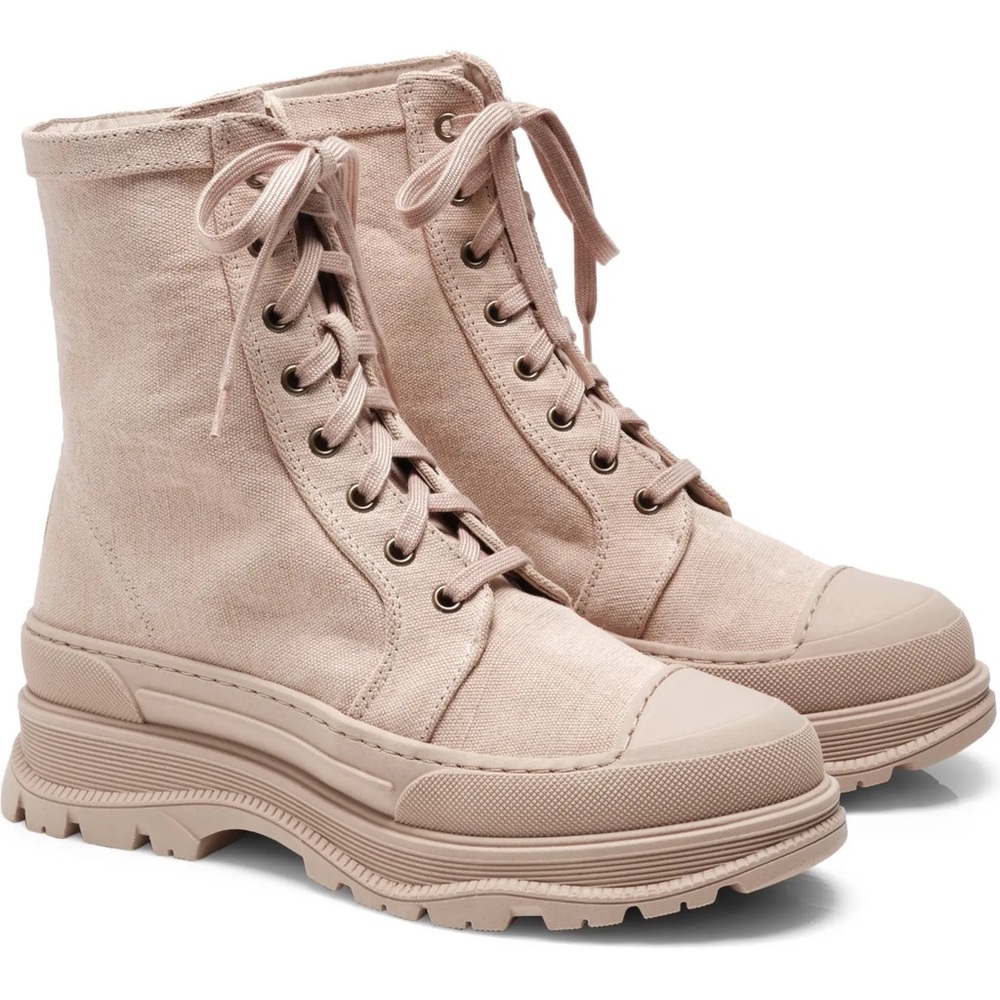 Camp Out Canvas Combat Boot
FREE PEOPLE